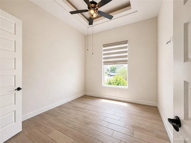 2516 Wisteria St — Photo 13