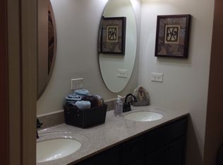 1824 Kenilworth Pl, Aurora, IL 60506