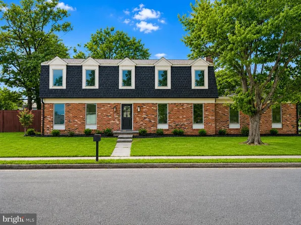 401 Crestwood St SW, Leesburg, VA 20175