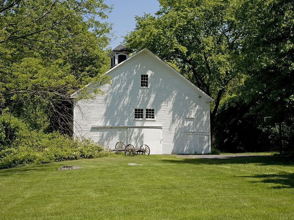 114 Farm St, Dover, MA 02030 Zillow