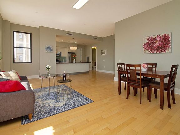 3rd image of 4 Beacon Way APT 1602