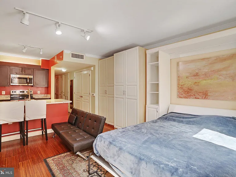 616 E St NW #708 — Photo 8