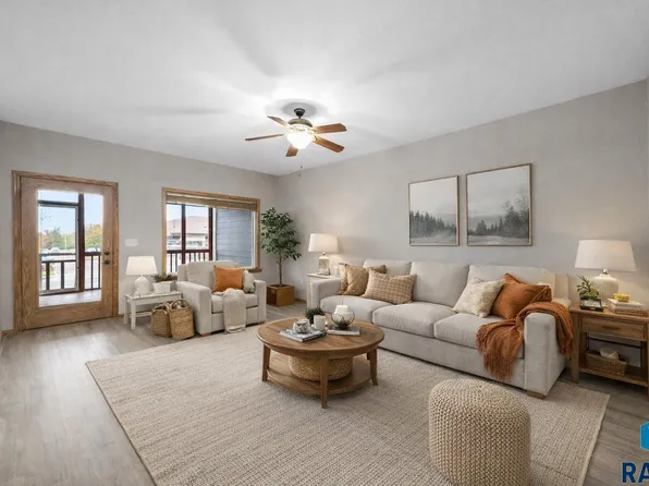 6608 S Bellwood Ave, Sioux Falls, SD 57108