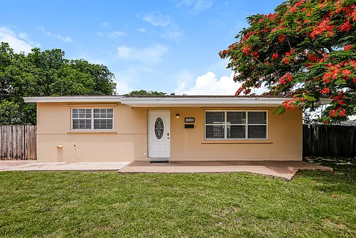 1810 De Soto Dr Photo 1