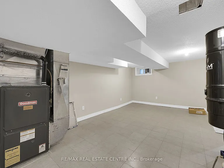 31 Gibson Ave — Photo 35