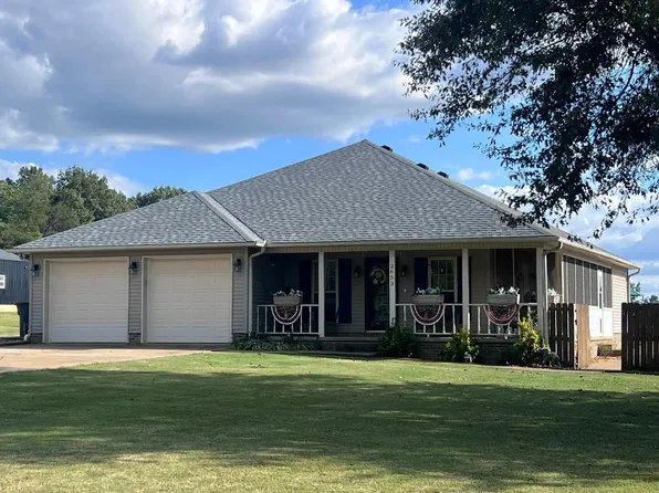 2653 Bradford Pear Ln, Union City, TN 38261