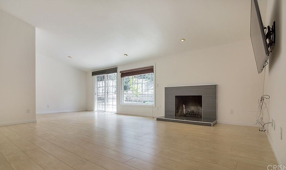 1st image of 20742 Clarendon St