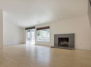 20742 Clarendon St, Woodland Hills, CA 91367