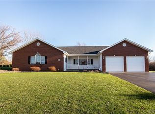 19 Edgewood Dr, Batavia, NY 14020