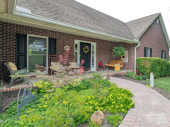 105 Lakeview Ln, Clinton, TN 37716