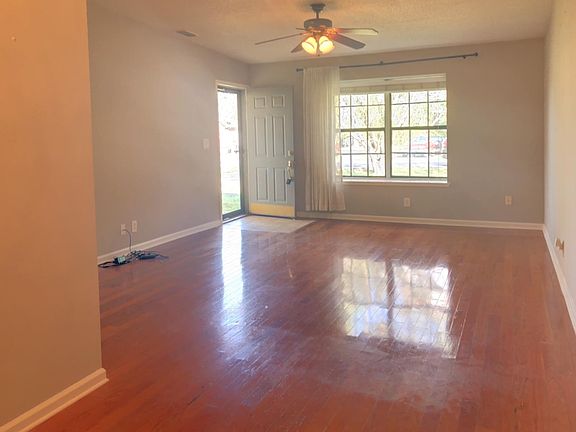 5th image of 2587 Oak Hill Dr
