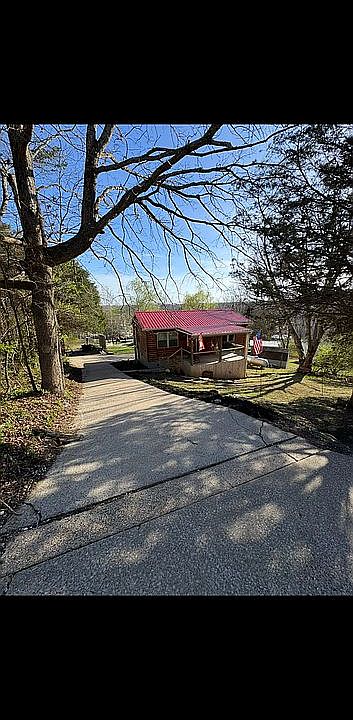 1st image of 812 Ridgecrest Dr