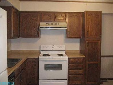 3rd image of 2375 Parkview Dr
