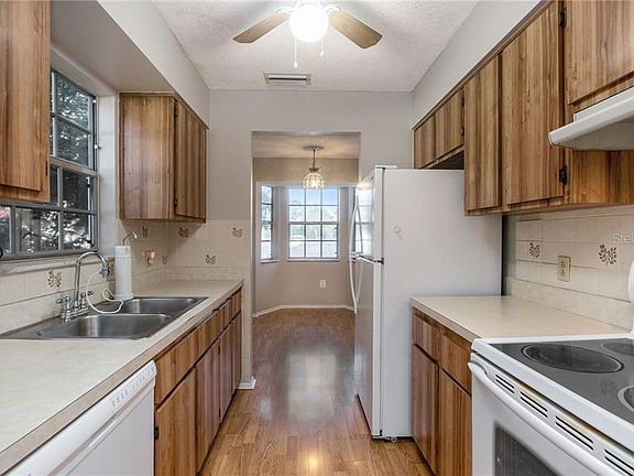 2nd image of 12506 Knollbrook Ln