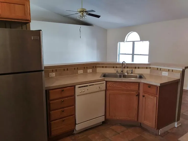 14169 Spring Hill Dr — Photo 3