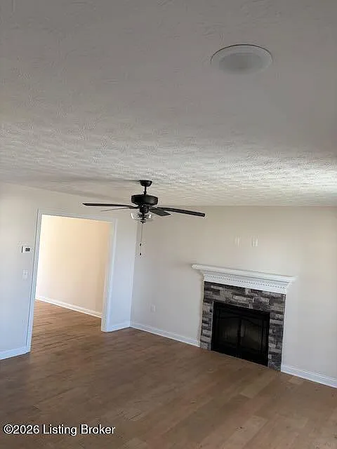 4 bed, 2.5 bath, 2413 sqft, $2,795 — Photo 2