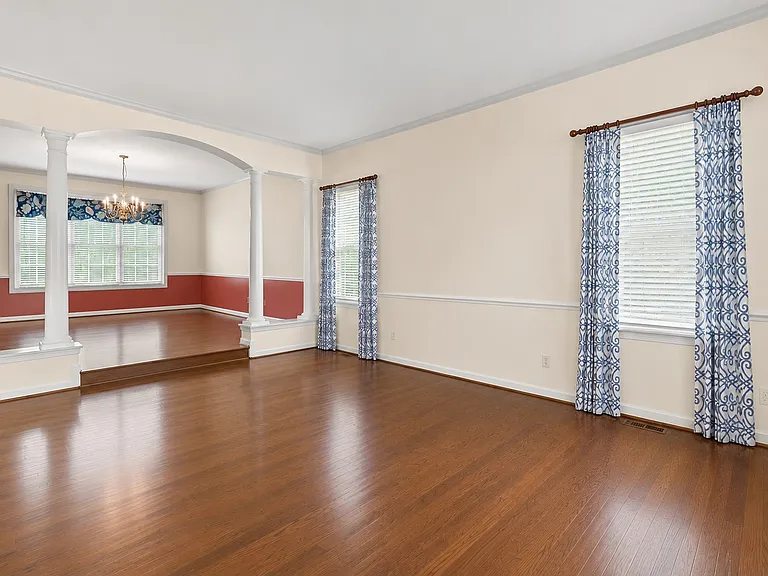 4804 Leighfield Valley Dr — Photo 3