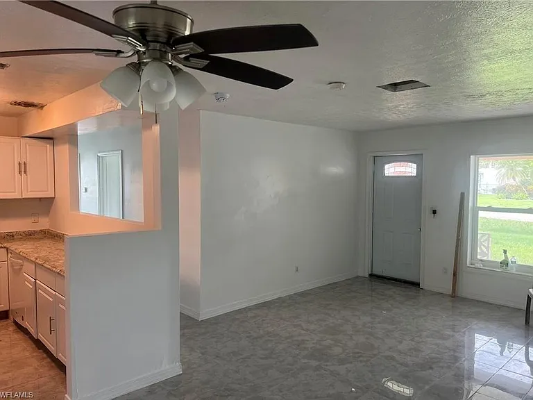 160 Brooks Rd — Photo 3