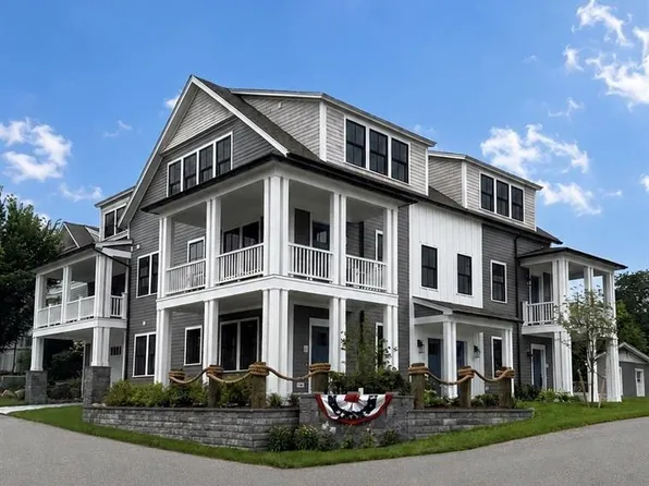 67 Queen St #1C, East Greenwich, RI 02818