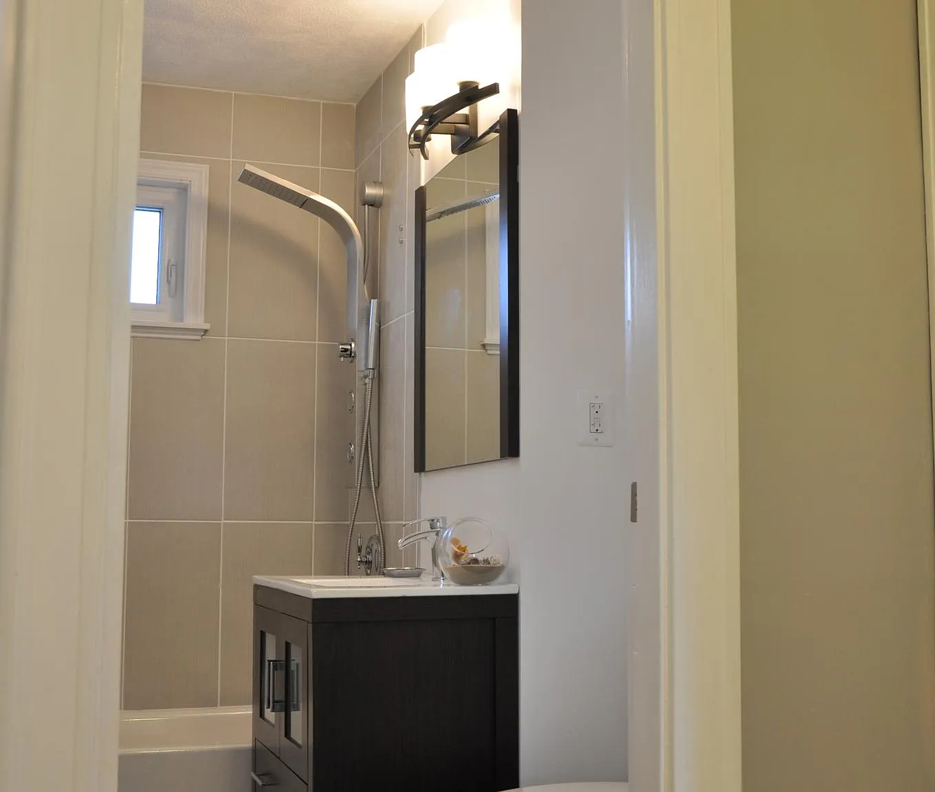 181 Auburndale Ave — Photo 3