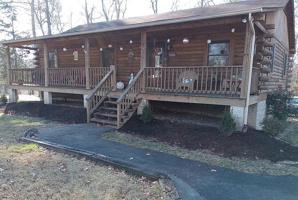 2nd image of 1505 Oak Grove Dr