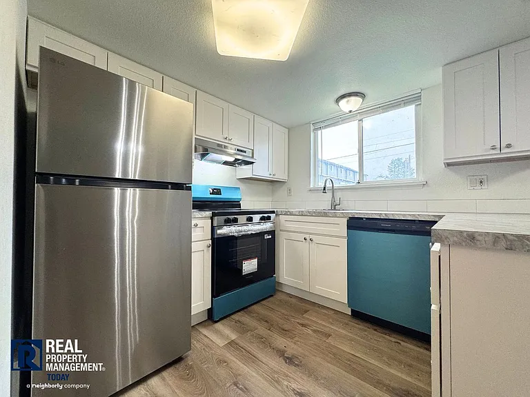 DB&D Realty LLC - 4016 — Photo 2