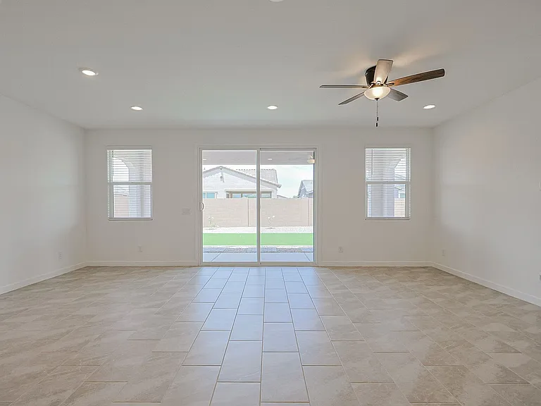 7832 W Hide Trl — Photo 8