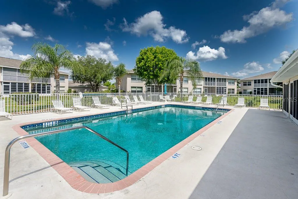 3 bed, 1348 sqft, $3,000 — Photo 2