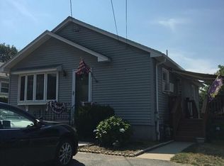 33 Guillotte St, Acushnet, MA 02743