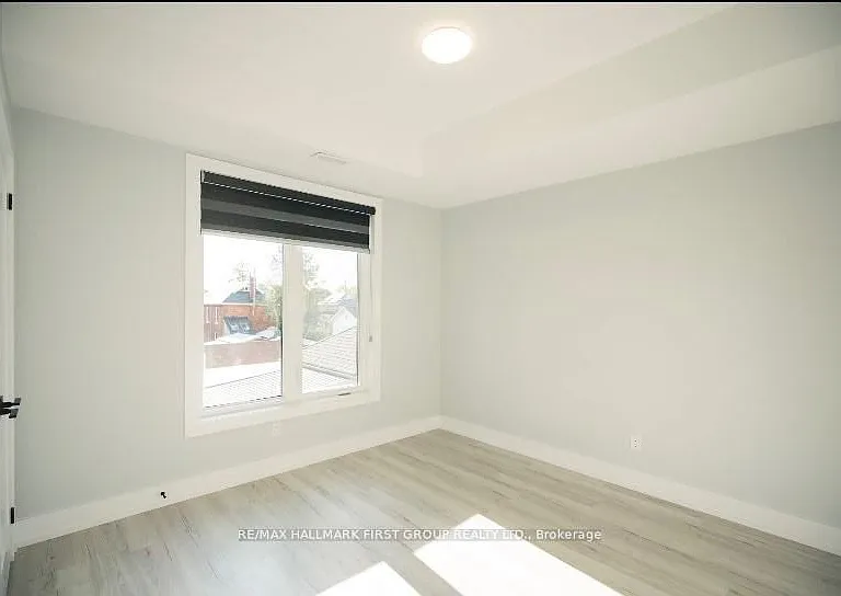 180 Prince St W #1 — Photo 5