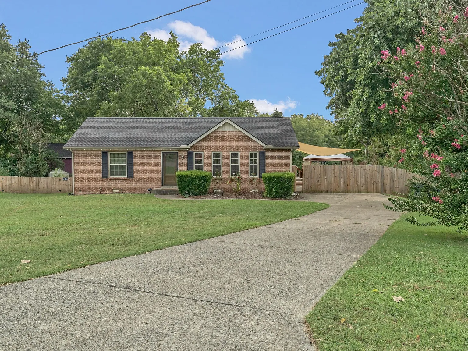 4 bed, 1701 sqft, $2,550 — Photo 1
