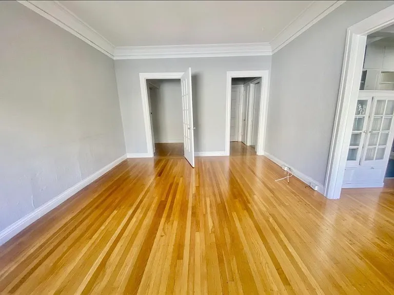 2335 Larkin St #24 — Photo 2
