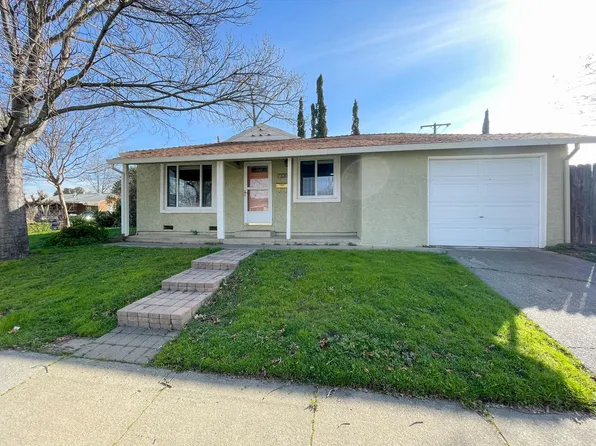7330 Peacock Way, Sacramento, CA 95820
