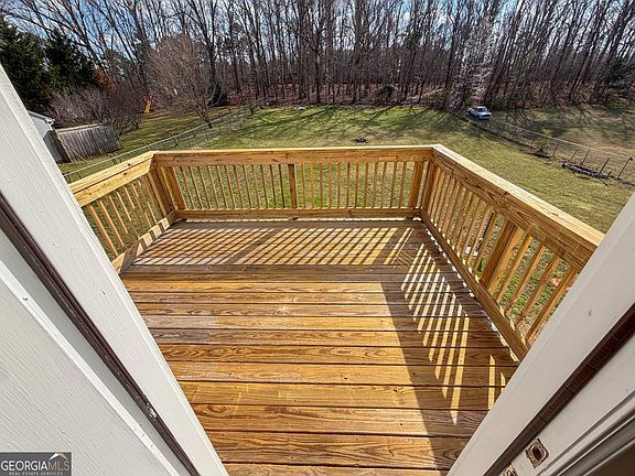 5th image of 1119 Hummingbird Way