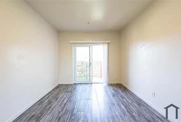 130 S Soto St — Photo 36