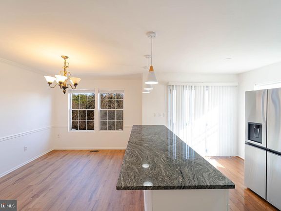 5th image of 200 Pinnacle Dr