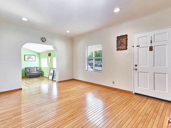 2nd image of 11040 Oro Vista Ave