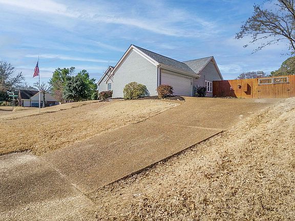4th image of 2779 Lanthorn Dr