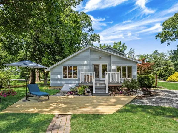 625 Delanco Rd, Edgewater Park, NJ 08010