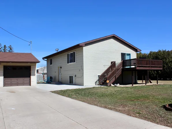 126 4th St NE, Blooming Prairie, MN 55917