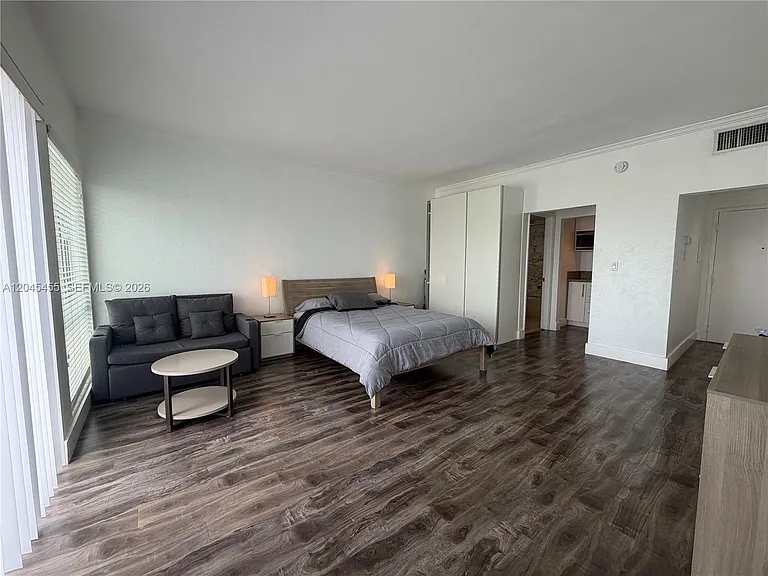 700 Biltmore Way #1216 — Photo 3