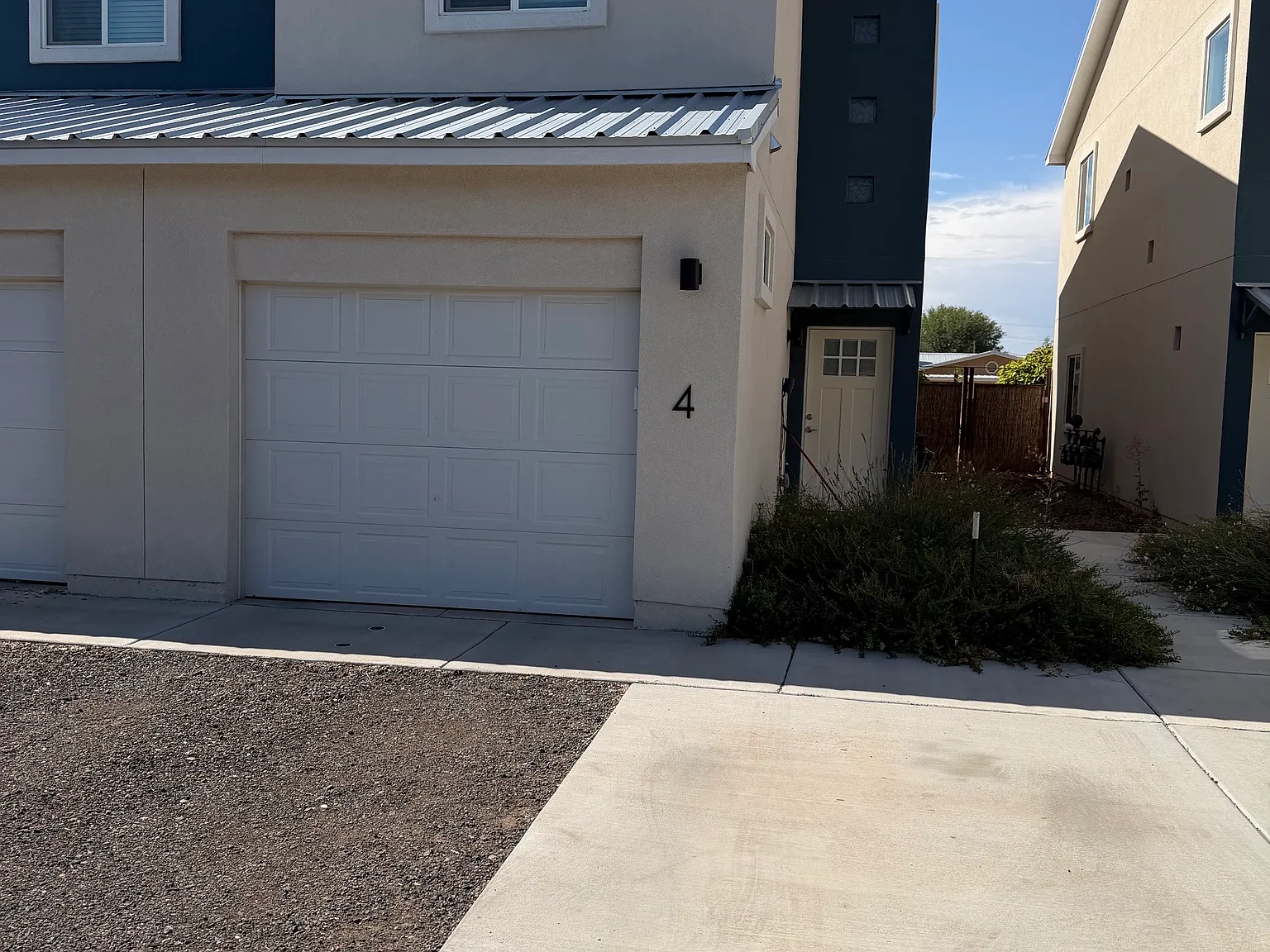 2 bed, 2.5 bath, 1281 sqft, $1,950 — Photo 2