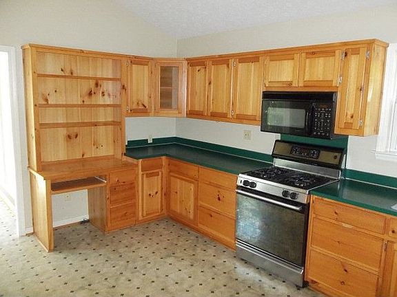 4th image of 5223 Lee Road 246