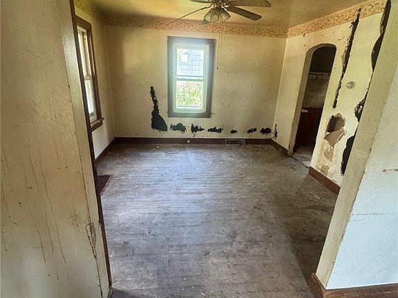 4th image of 53 Hill St