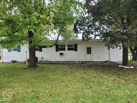 4th image of 1735 Lower Huntington Rd