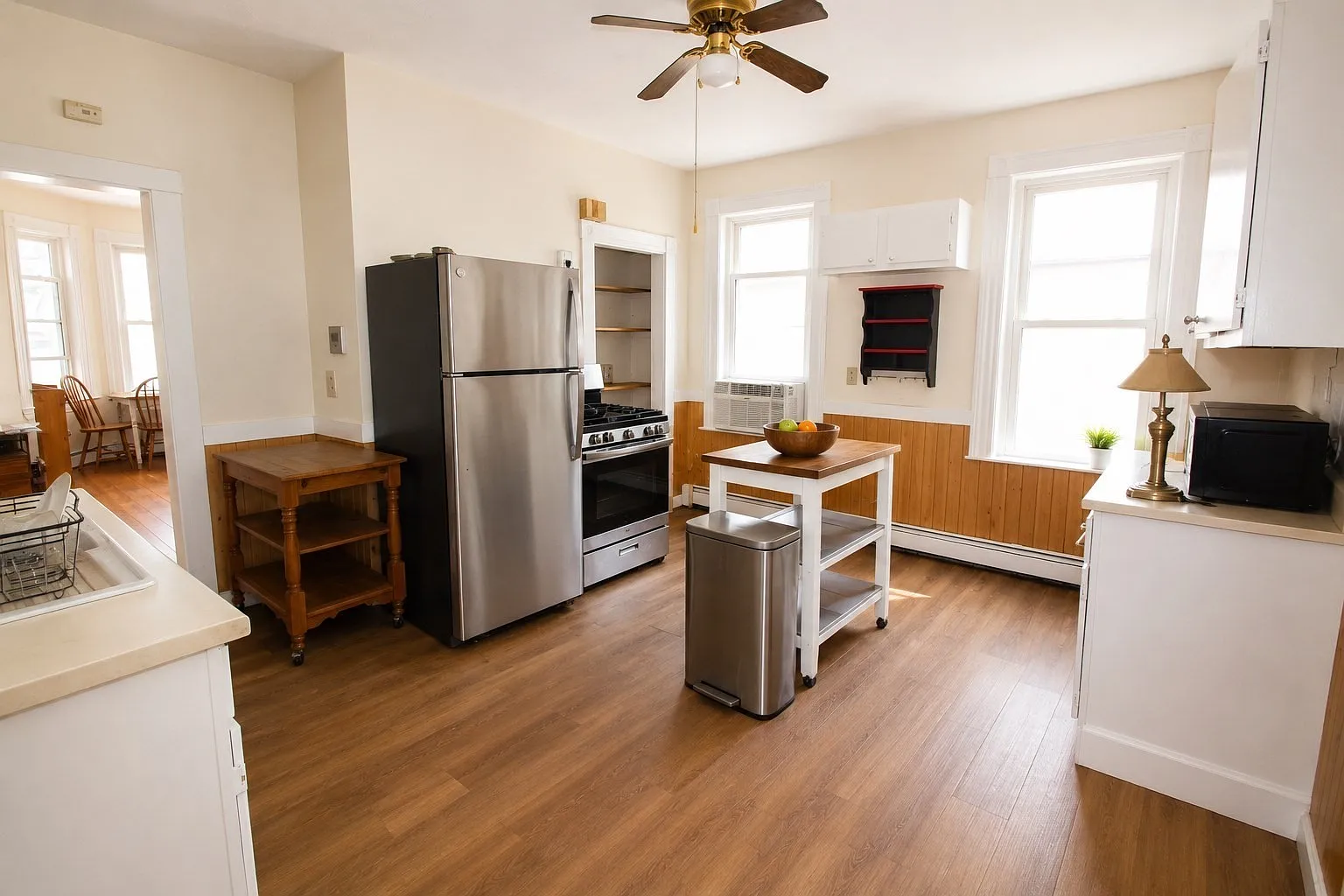 2 bed, 1.0 bath, 850 sqft, $2,695 — Photo 4