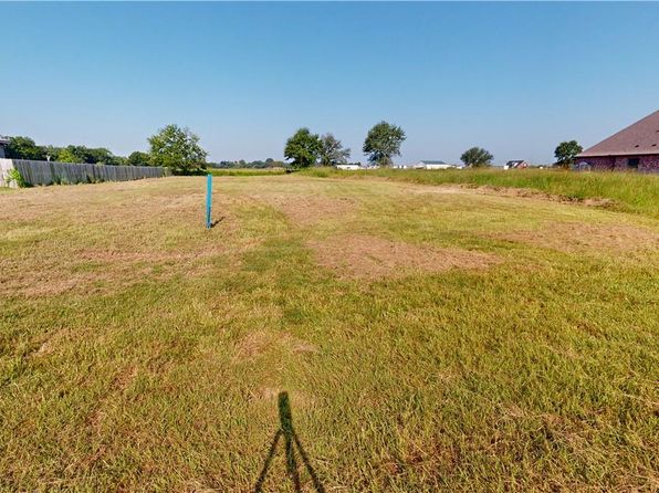 606 Chestnut St, Iowa, LA 70647