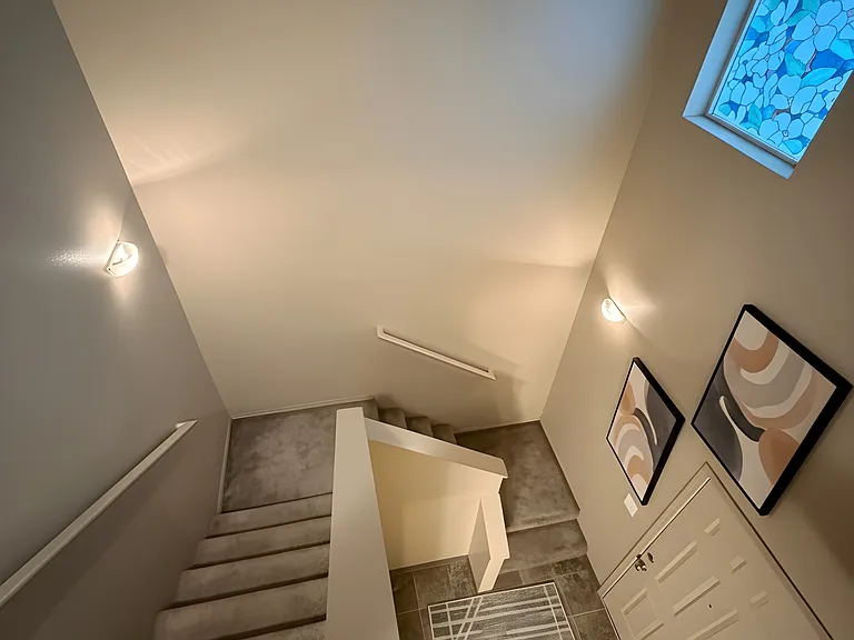 1048 Ridgefield Ct — Photo 4
