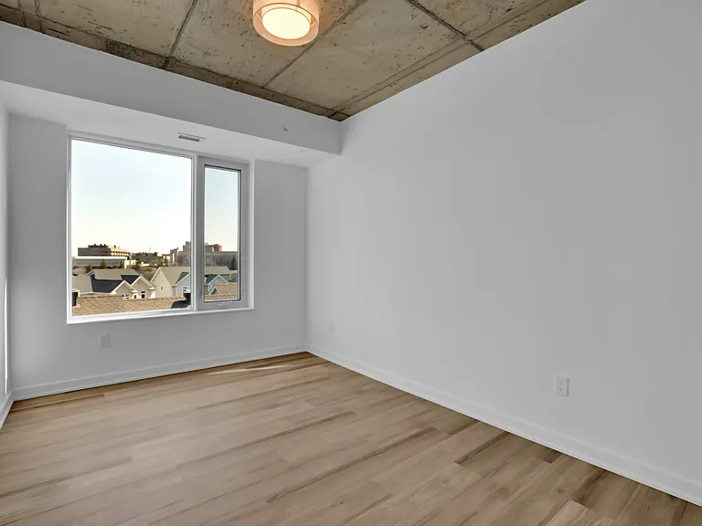 36 Robinson Ave — Photo 41