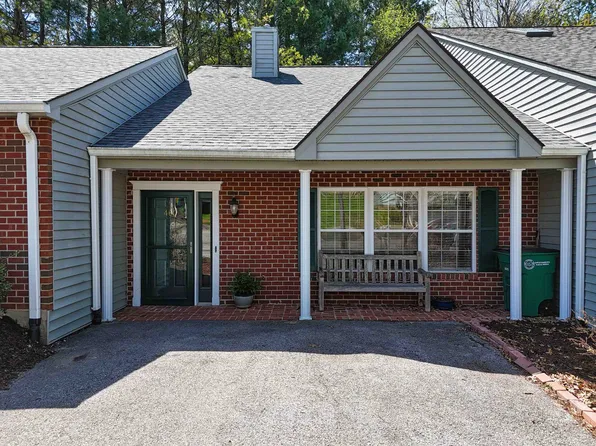 460 Silver Leaf Dr, Christiansburg, VA 24073